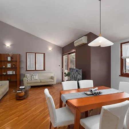 In Porec/istrien 10437 Апартаменты *